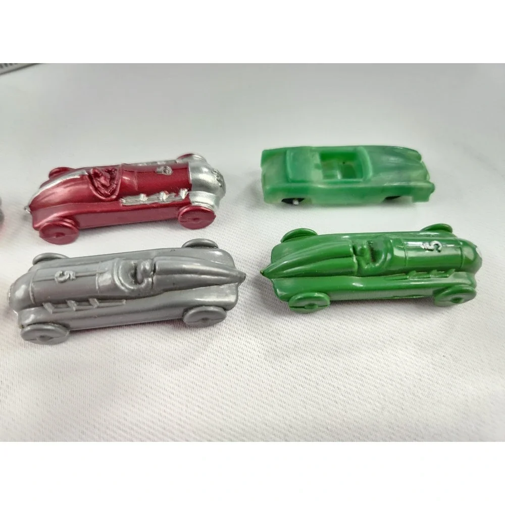 8 VINTAGE KELLOGGS SUGAR PUFF CEREAL‎ Racing Cars 1950s TOYS Plastic Collectible